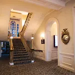 Grand Hotel