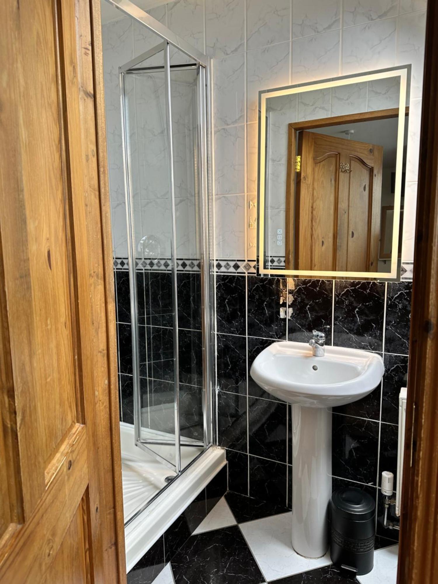 Guest house Guest Malahide
